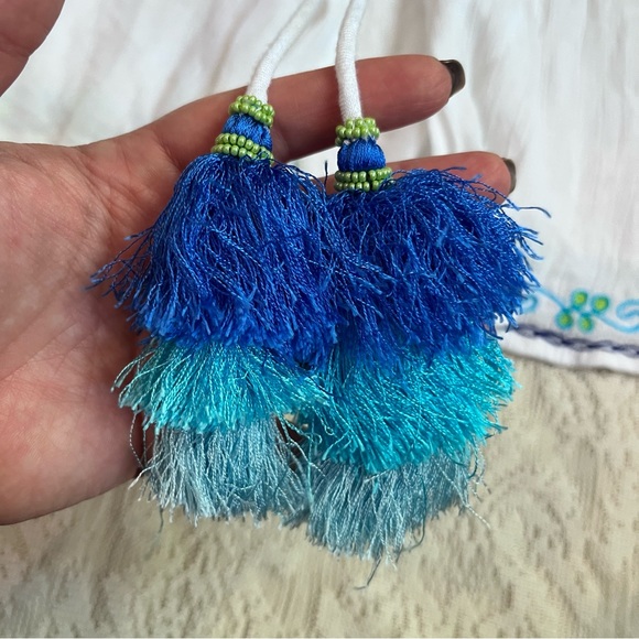 Hemant & Nandita embroidered tassel tie cape top - Picture 6 of 13